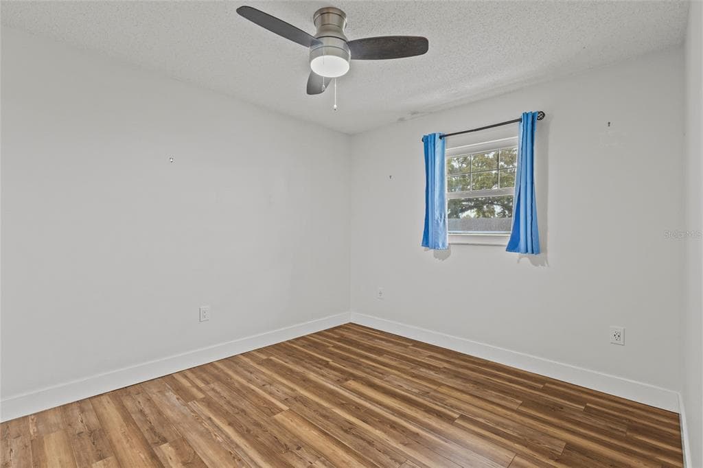 611 LEONA AVENUE photo 14