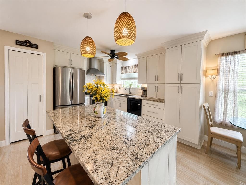 1409 CALIFORNIA DRIVE photo 2