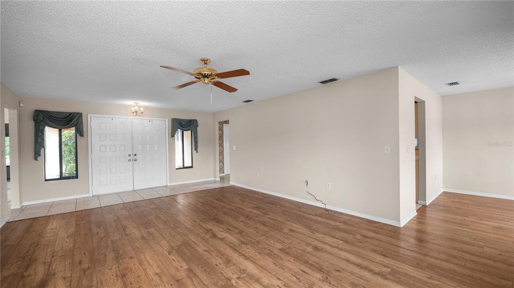 1031 ROLLING WOODS LANE photo 8