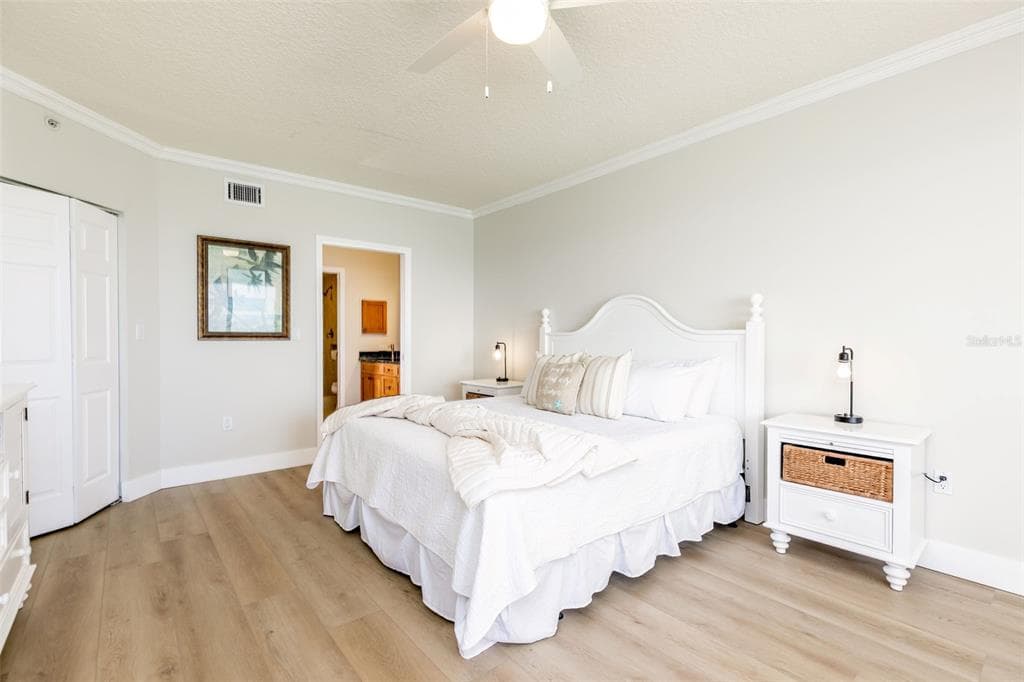 16450 GULF BOULEVARD 762 photo 19