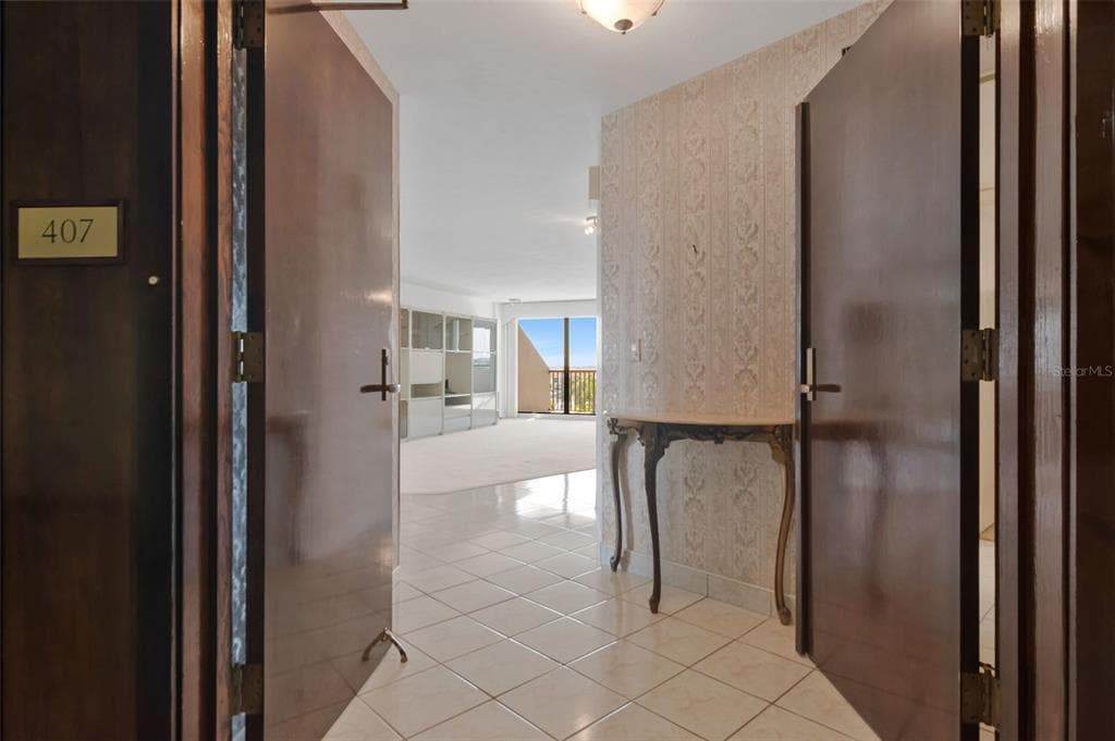 1660 GULF BOULEVARD 407 photo 6