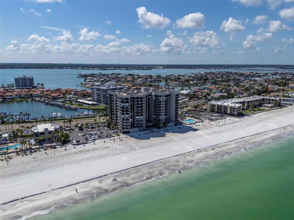 1660 GULF BOULEVARD 407 photo 1