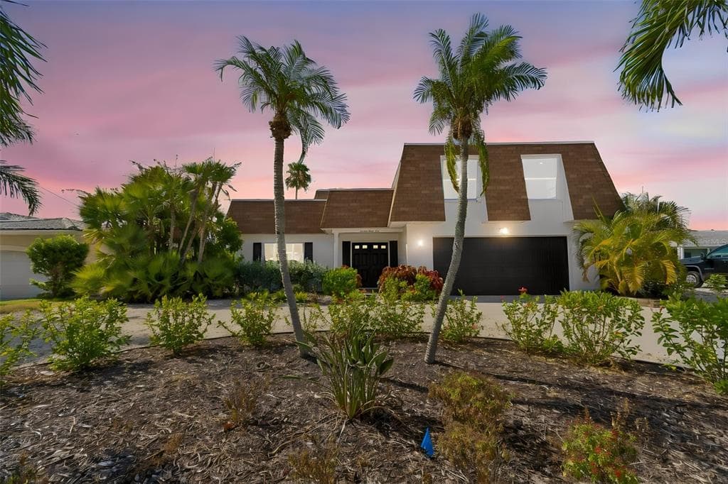 775 CAPRI BOULEVARD 1