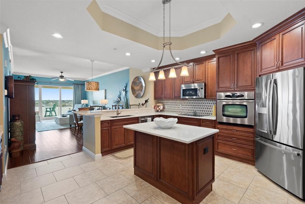 17717 GULF BOULEVARD 604 photo 18