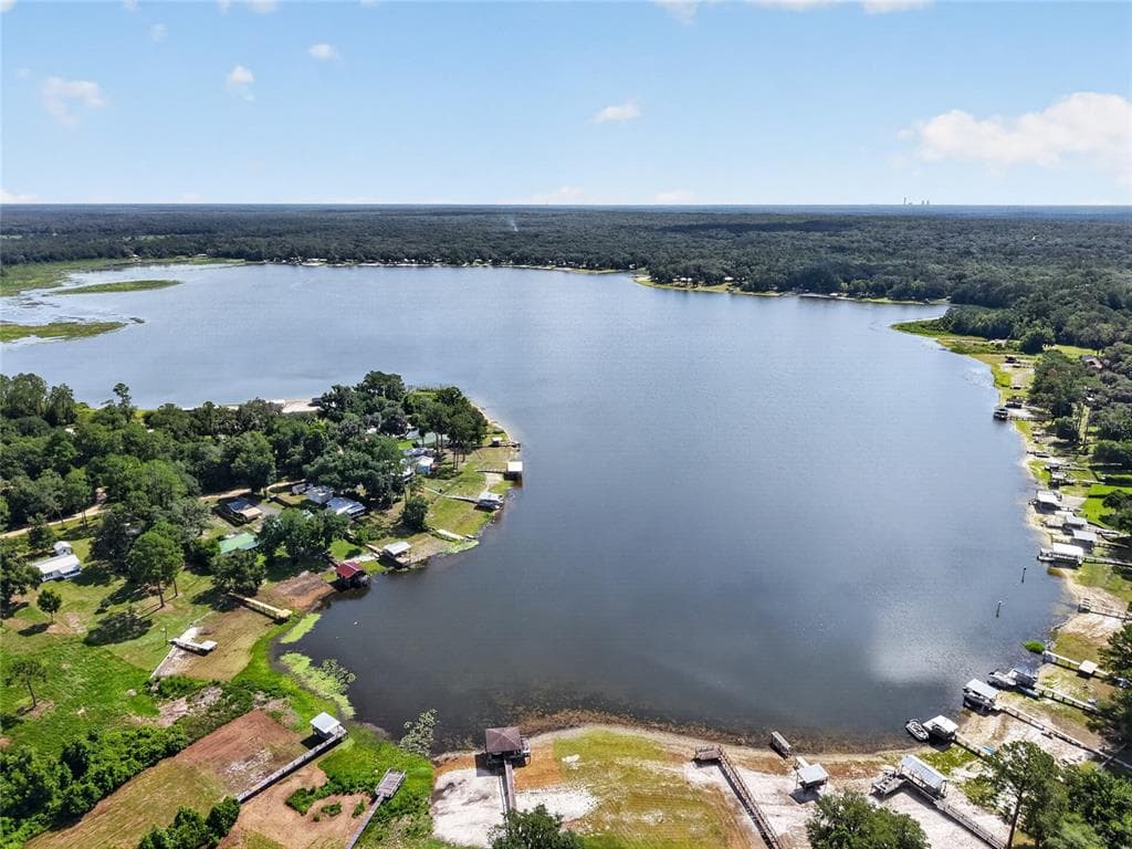 148 LAKE SHORE TERRACE photo 2