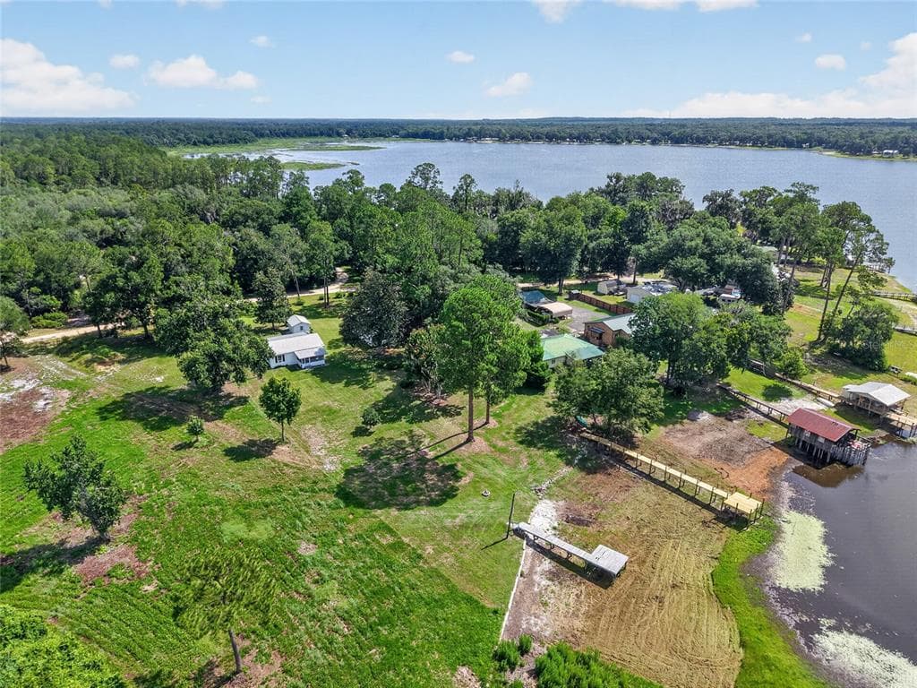 148 LAKE SHORE TERRACE photo 3