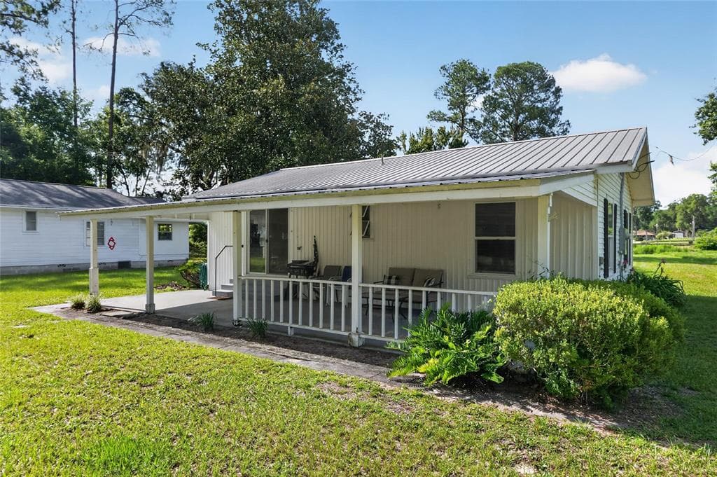 148 LAKE SHORE TERRACE photo 1