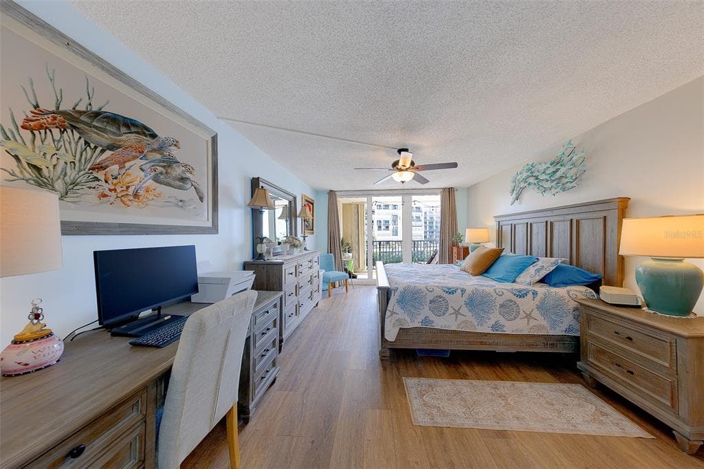 1460 GULF BOULEVARD 305 photo 13