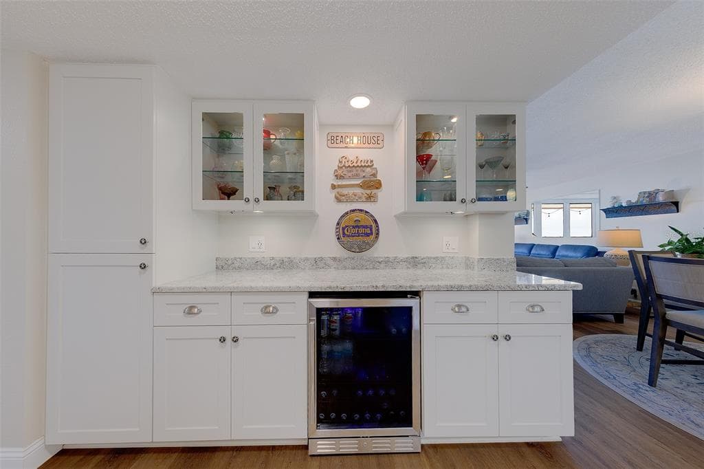 1460 GULF BOULEVARD 305 photo 8
