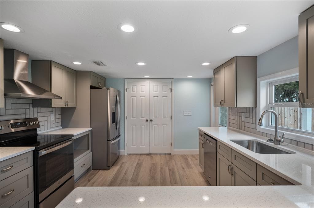 5418 COOPER LANE 5