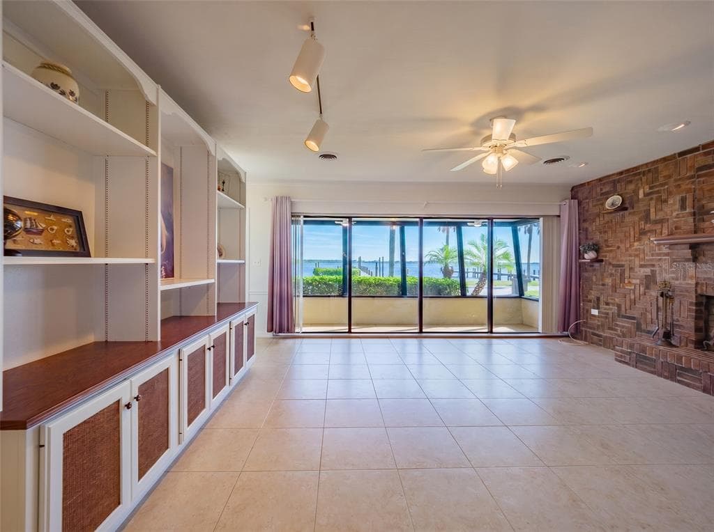 2410 RIVERSIDE DRIVE E 4