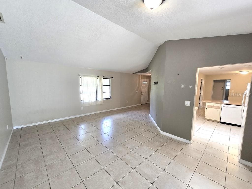 279 KINDRED BOULEVARD 3