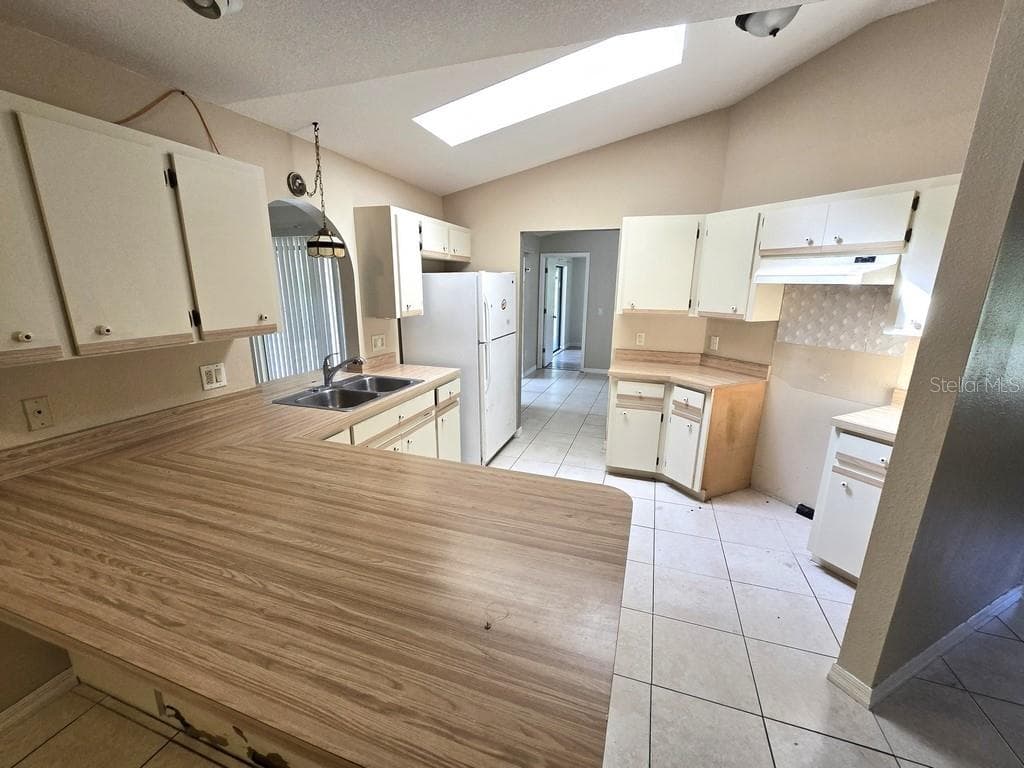 279 KINDRED BOULEVARD 5