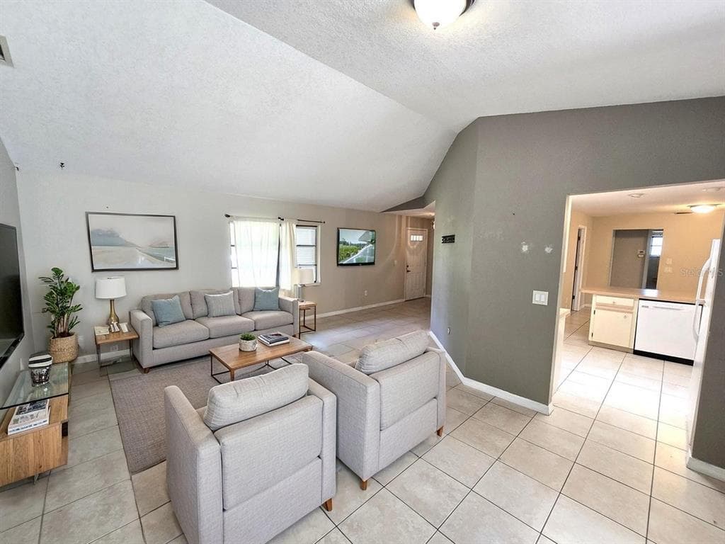 279 KINDRED BOULEVARD 4
