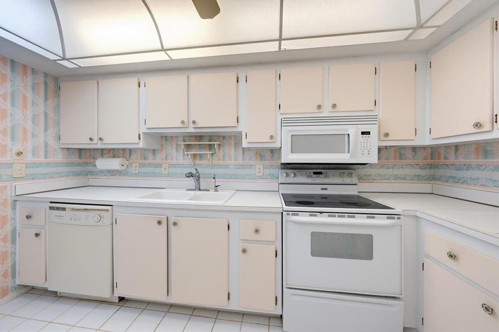 255 DOLPHIN POINT 307 photo 7