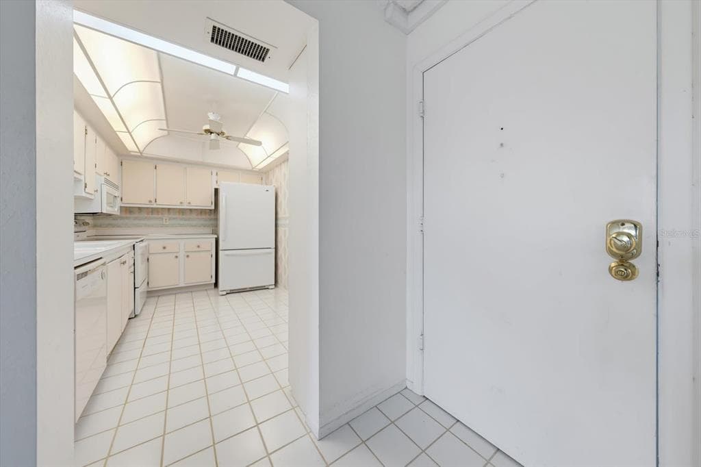 255 DOLPHIN POINT 307 photo 9