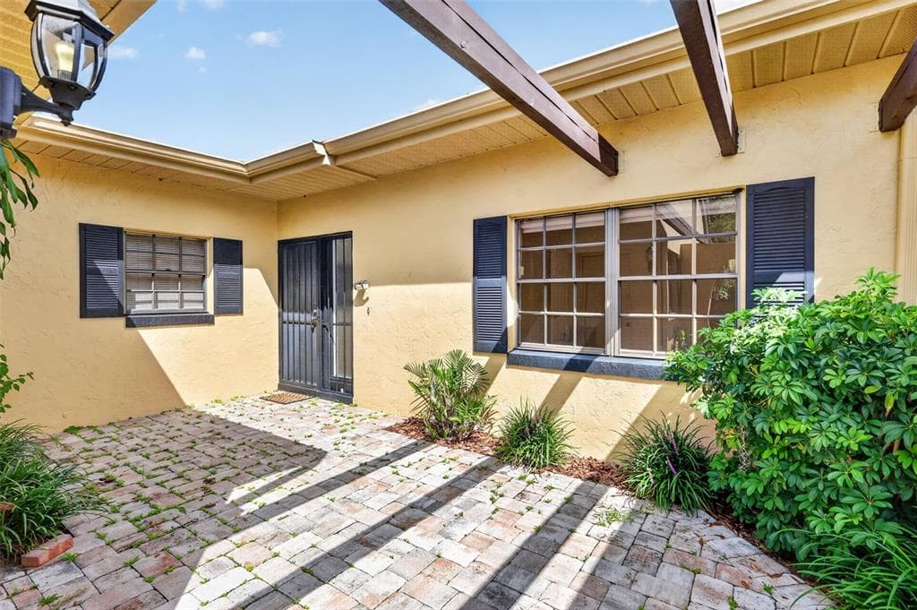 1111 LAKESHORE DRIVE #C3 3