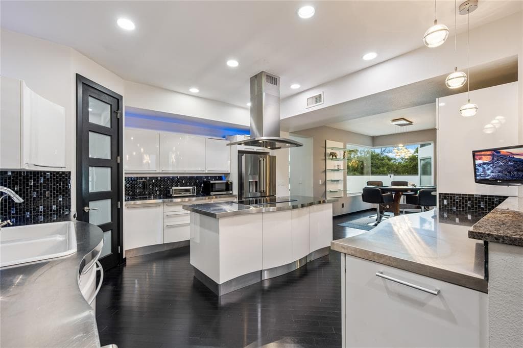 736 LAKE WINNEMISSETT DRIVE photo 14