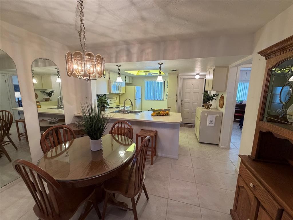 25225 RAMPART BOULEVARD 2203 photo 4