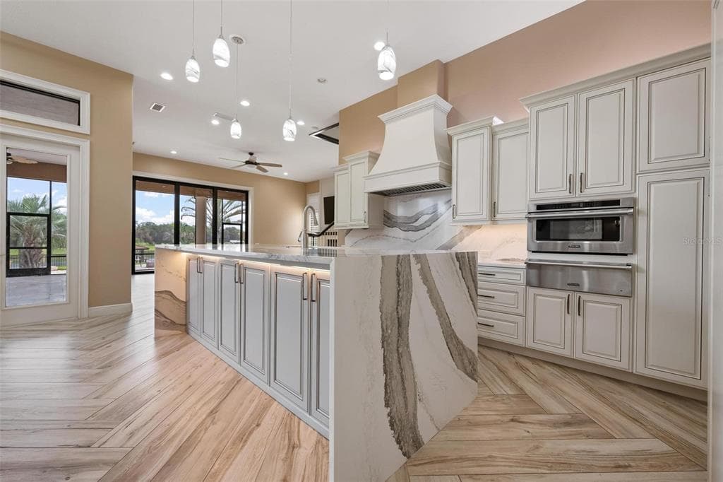 14115 11TH TERRACE NE photo 17