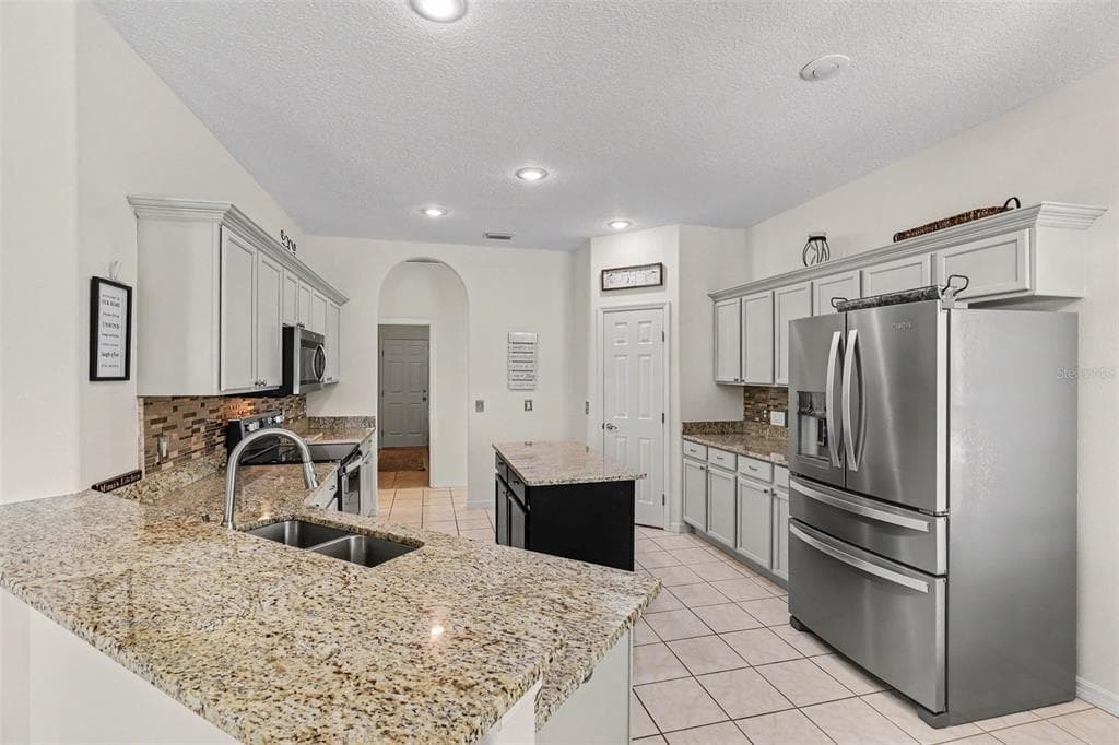 423 STONEHENGE CIRCLE photo 5
