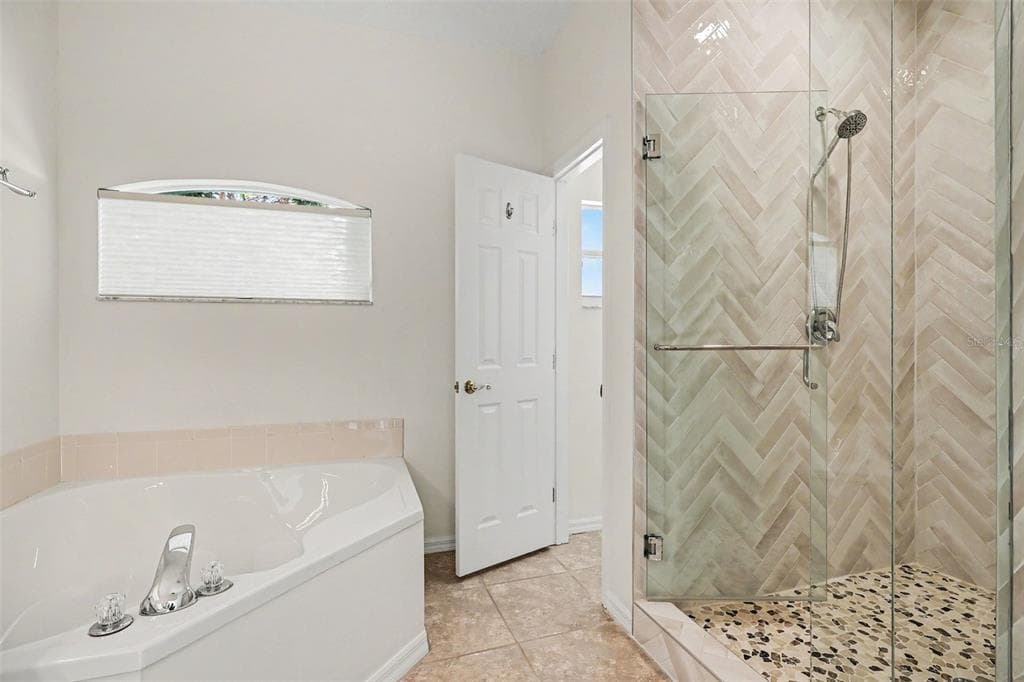 423 STONEHENGE CIRCLE photo 18