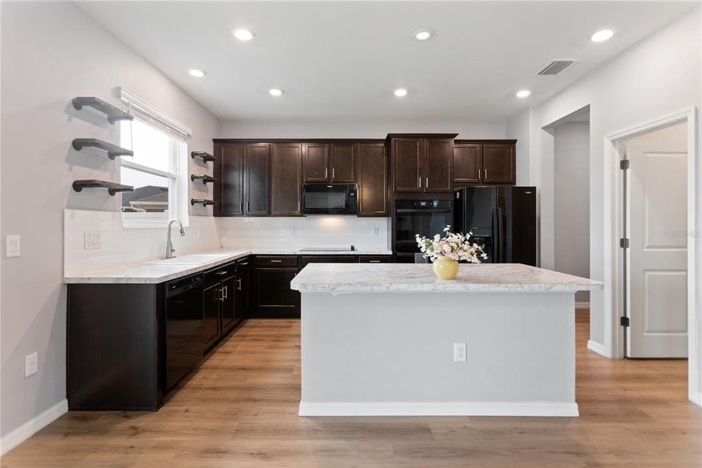 12500 ASTON DRIVE photo 19