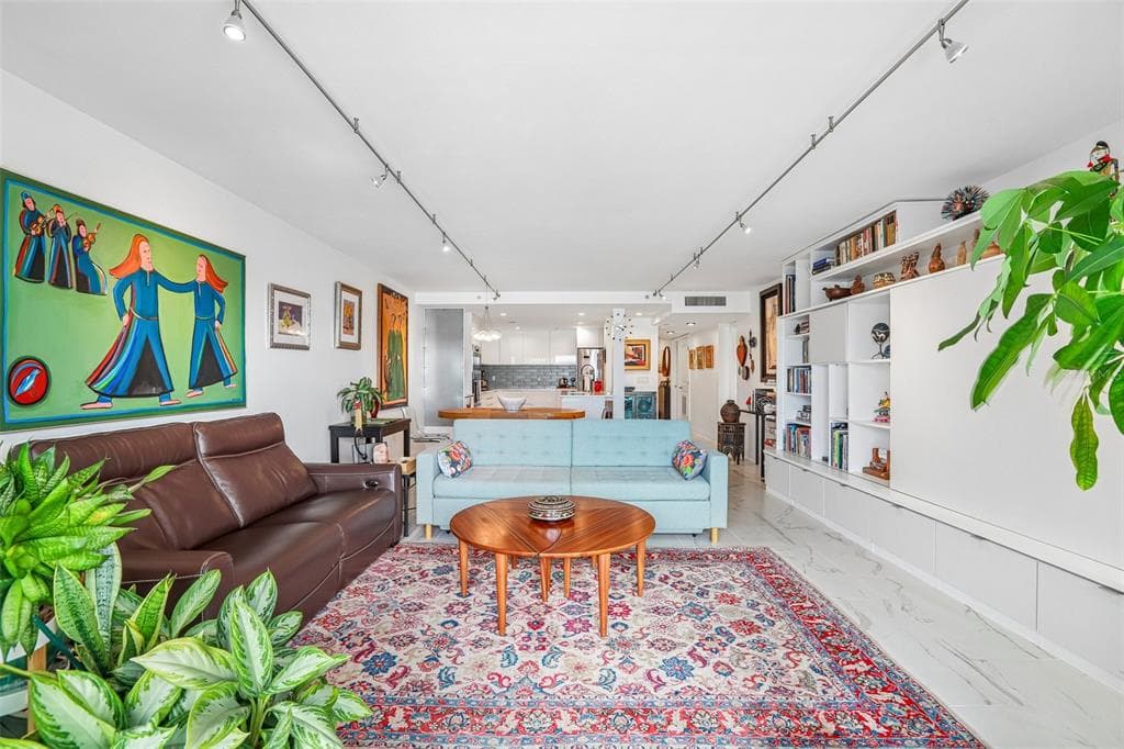 2 ADALIA AVENUE 301 photo 7