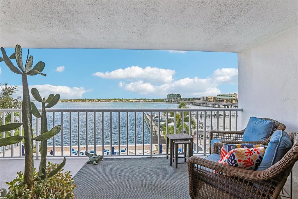 2 ADALIA AVENUE 301 photo 1