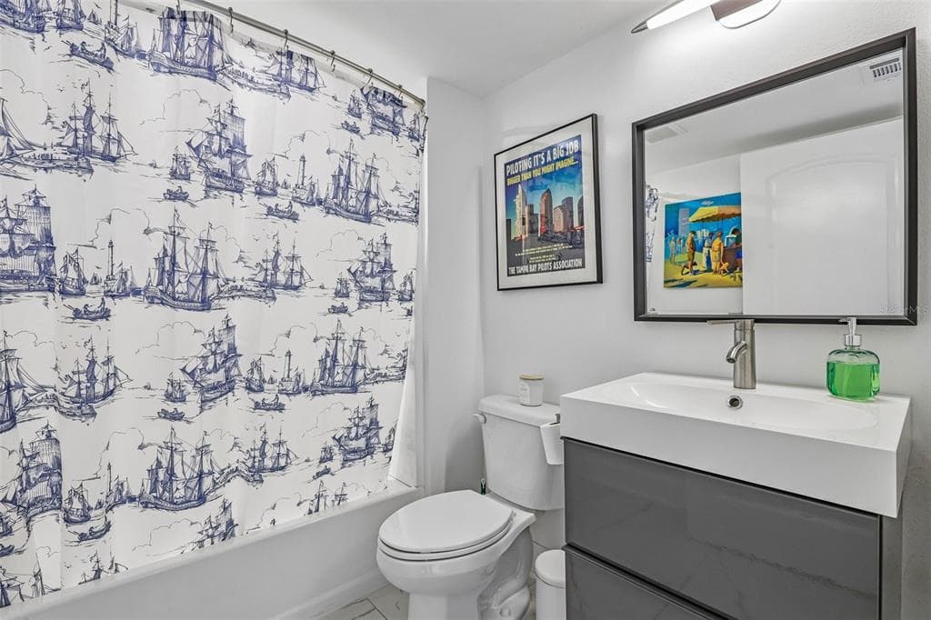 2 ADALIA AVENUE 301 photo 20