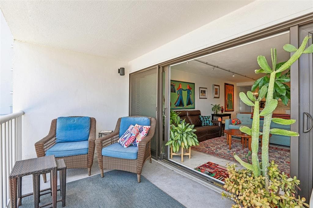 2 ADALIA AVENUE 301 photo 8