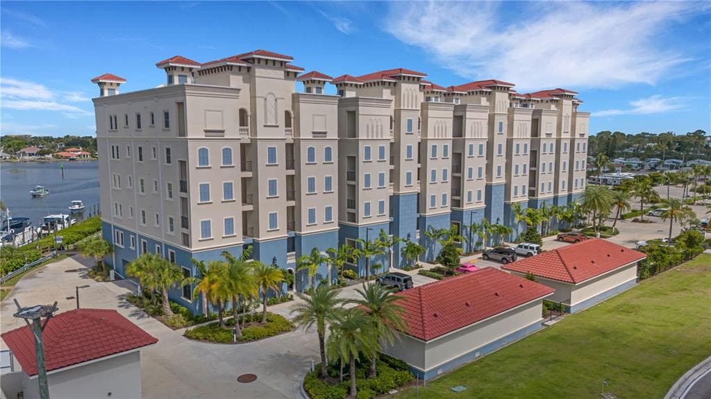 505 TAMIAMI TRAIL N 501 photo 2