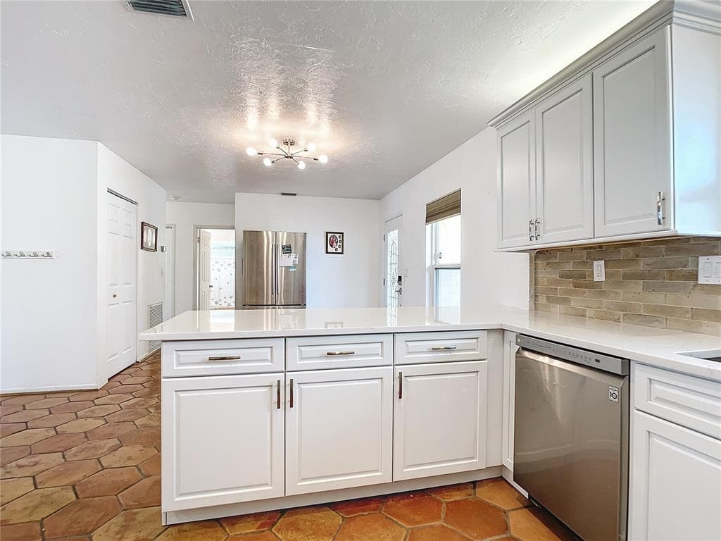 919 KEY WAY photo 15