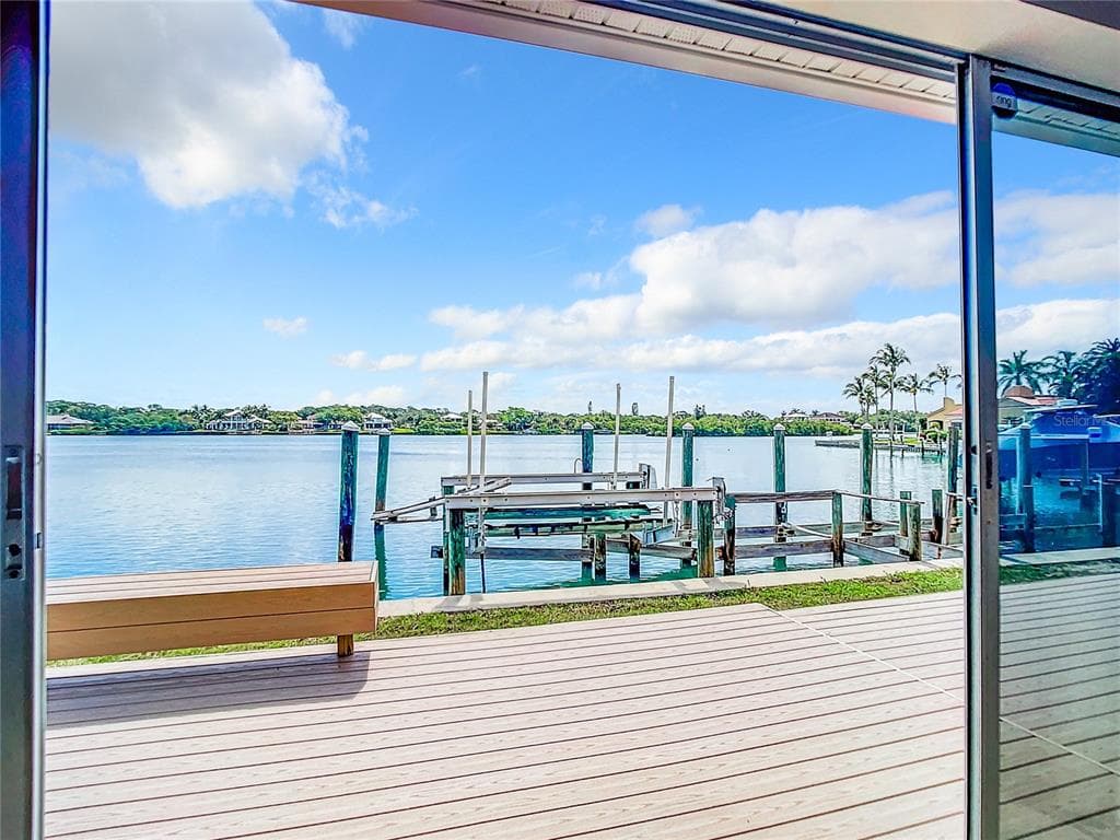 919 KEY WAY photo 25