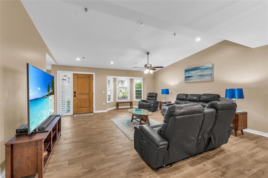2350 HARBOUR OAKS DRIVE photo 5