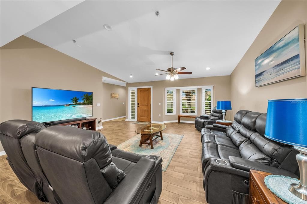 2350 HARBOUR OAKS DRIVE photo 8