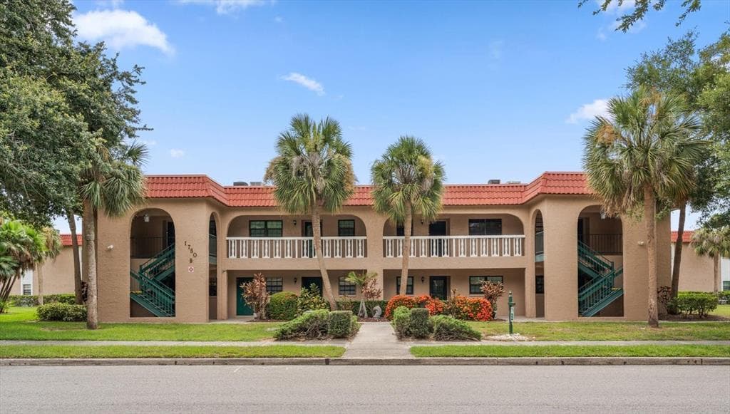 1750 BELLEAIR FOREST DRIVE B8 photo 1