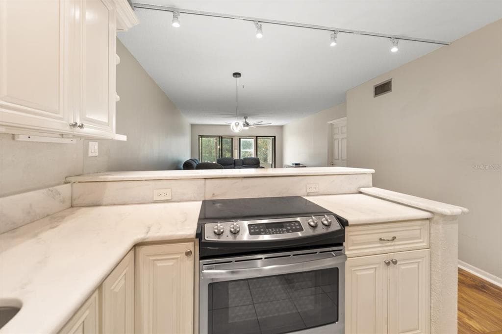 1750 BELLEAIR FOREST DRIVE B8 photo 11