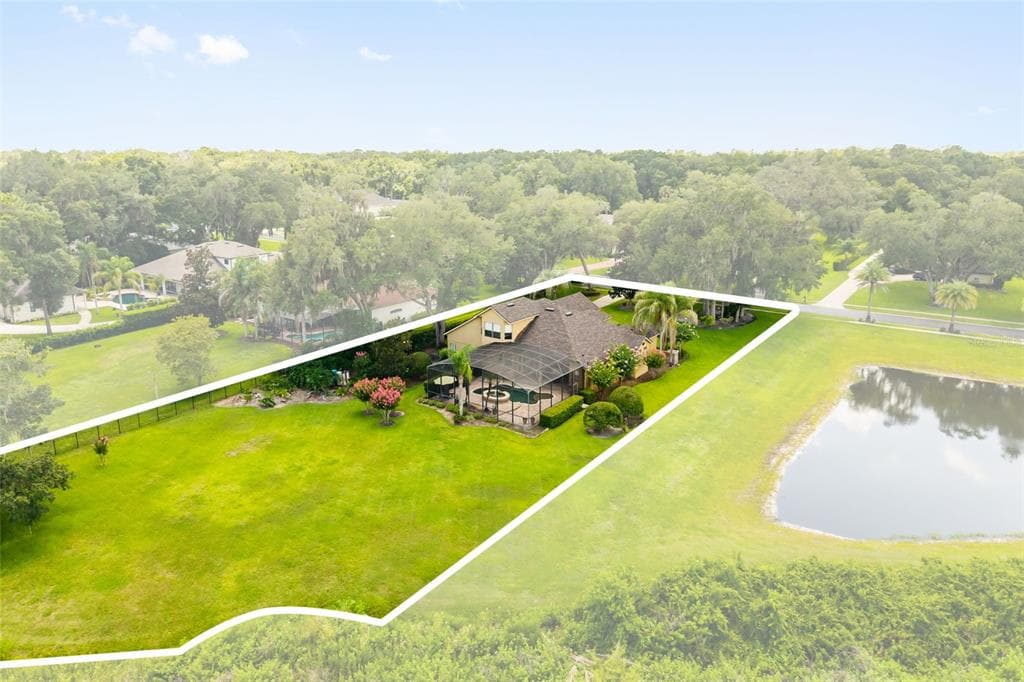 863 CARDINAL POINTE COVE photo 2