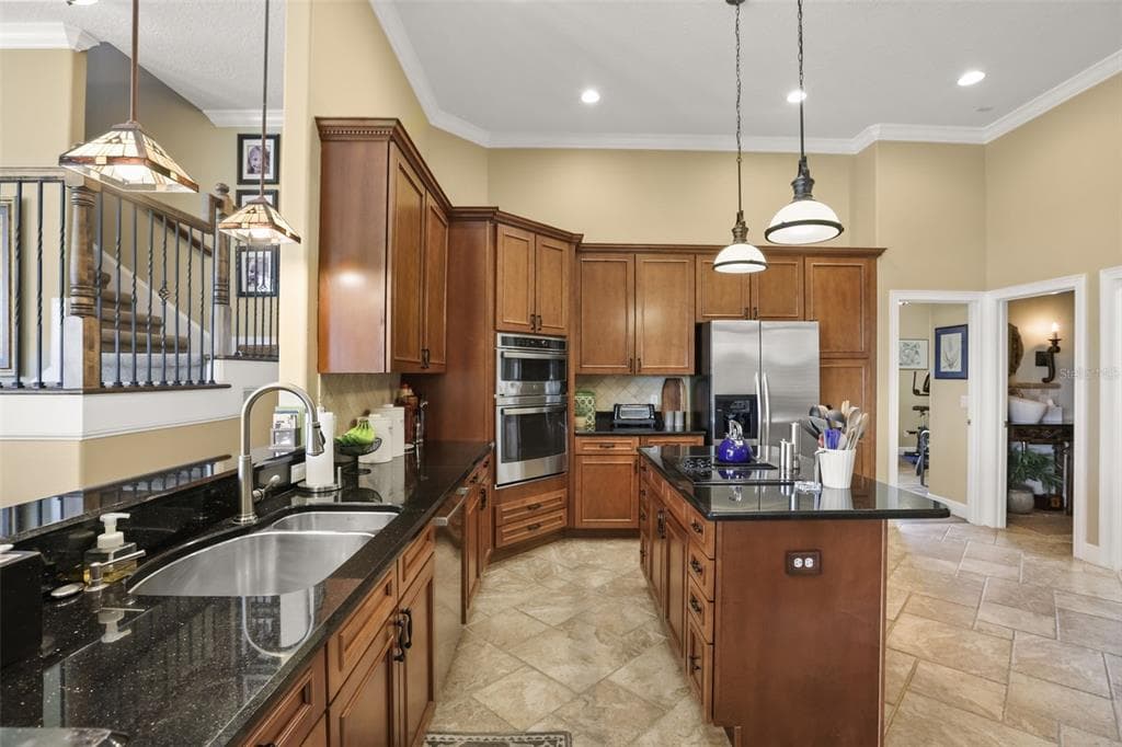 863 CARDINAL POINTE COVE photo 16
