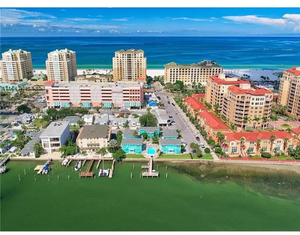 483 E SHORE DRIVE #D6 3