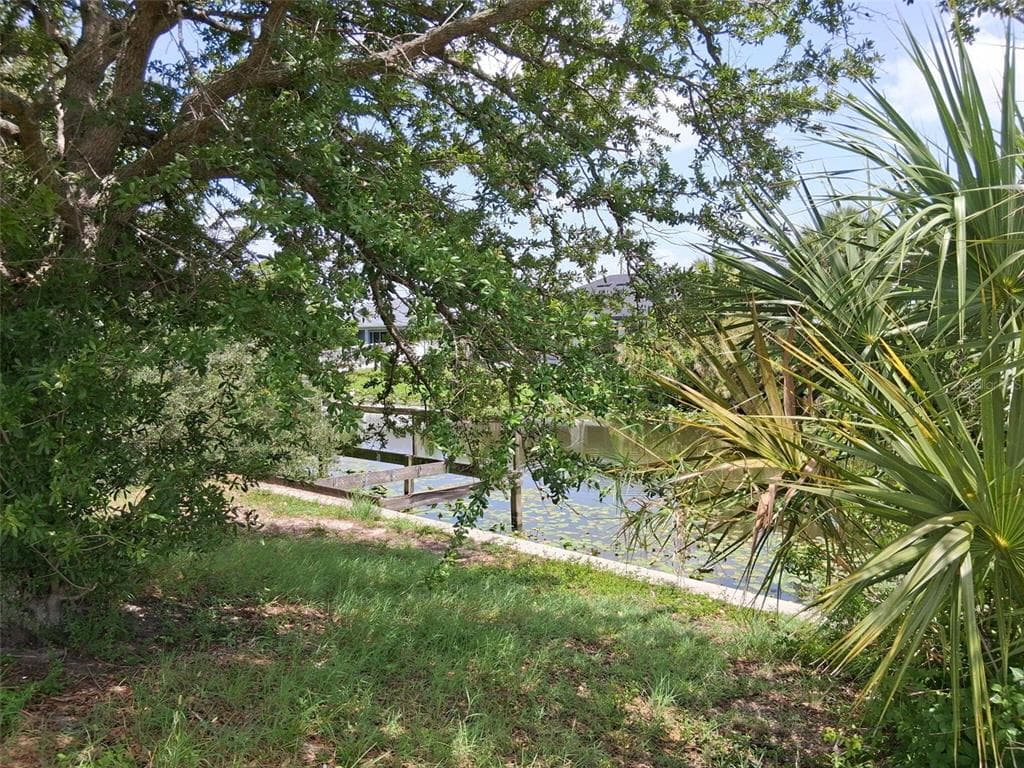 850 SW 15TH STREET photo 4