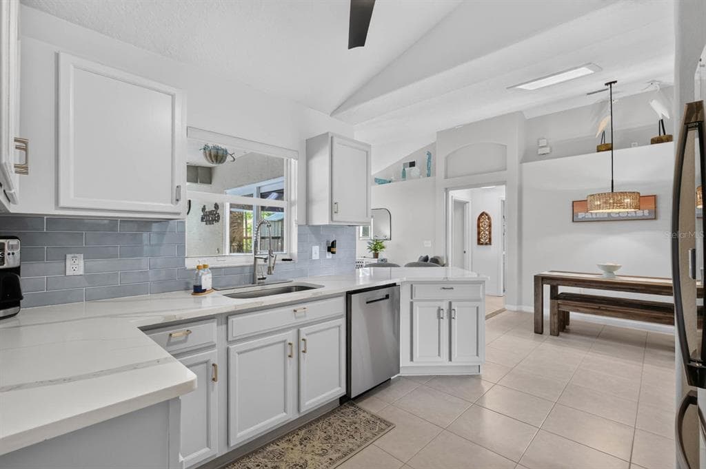 98 WESTGRILL DRIVE photo 21