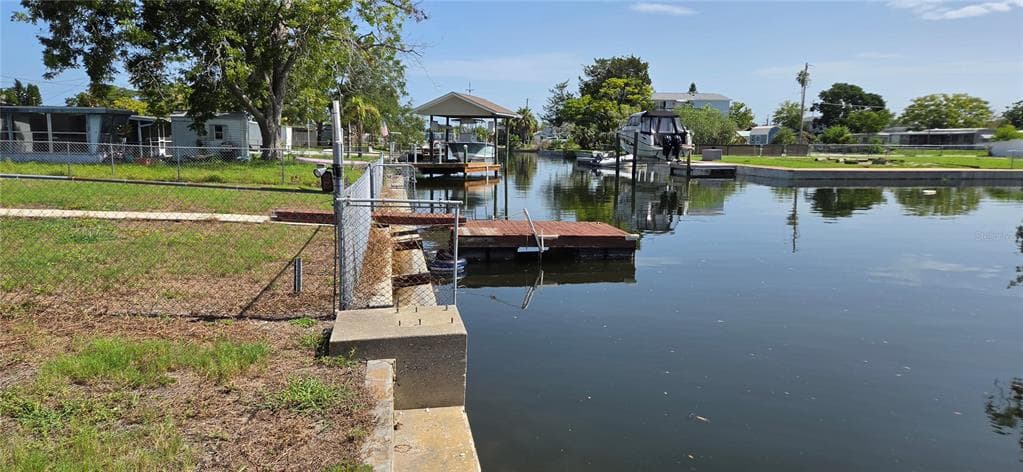 13320 CAROL DRIVE photo 3