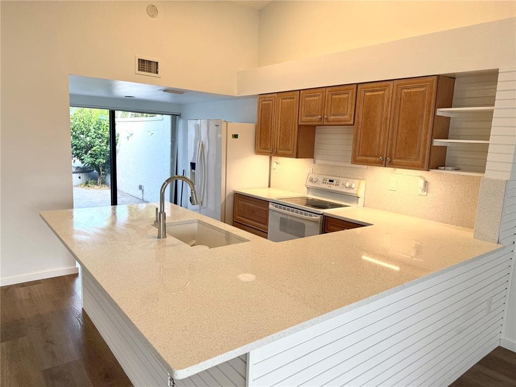 780 SARABAY ROAD 16 photo 15