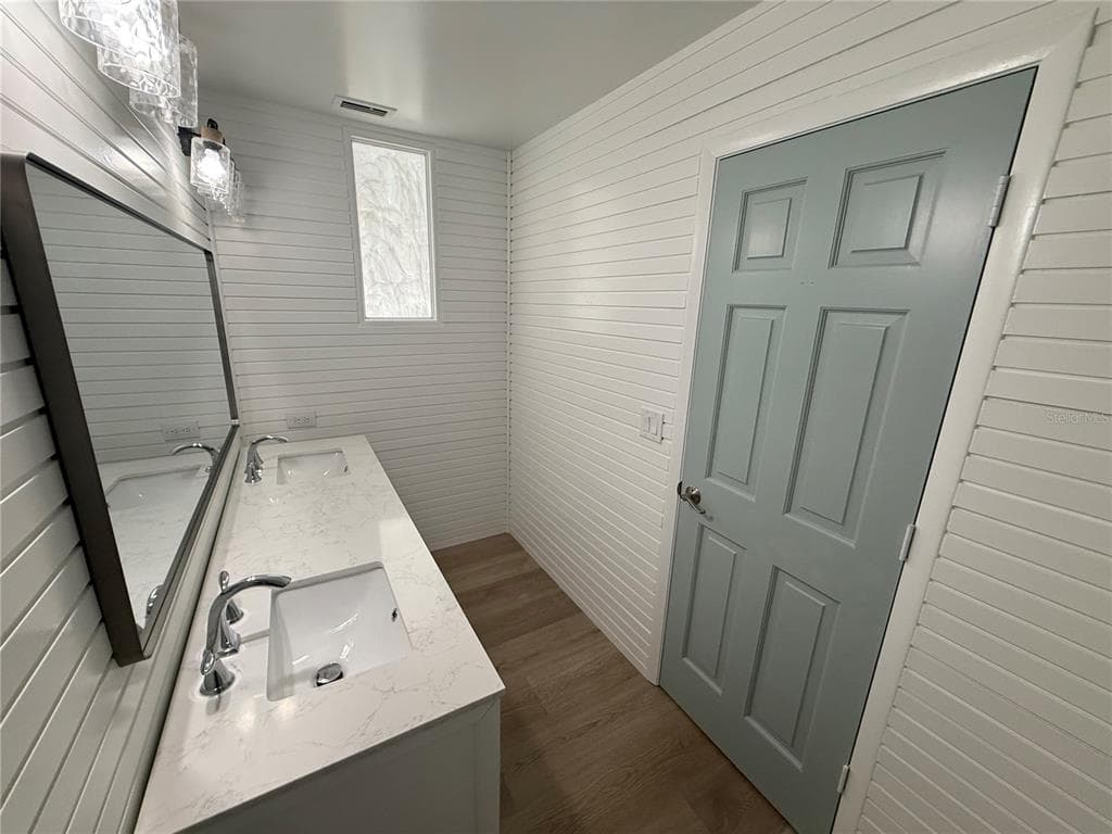 780 SARABAY ROAD 16 photo 22