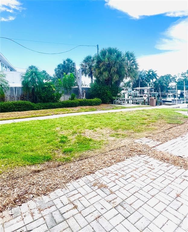 300 VENETIAN DRIVE 2 photo 21