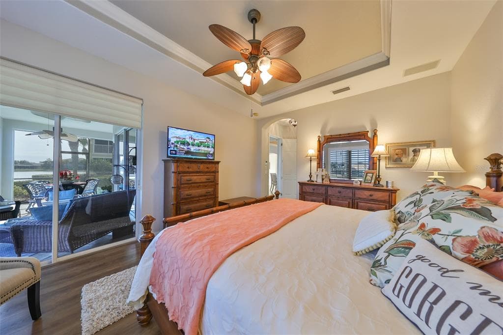 1348 EMERALD DUNES DRIVE photo 20