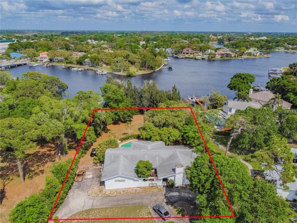 425 CRAIG DRIVE photo 8