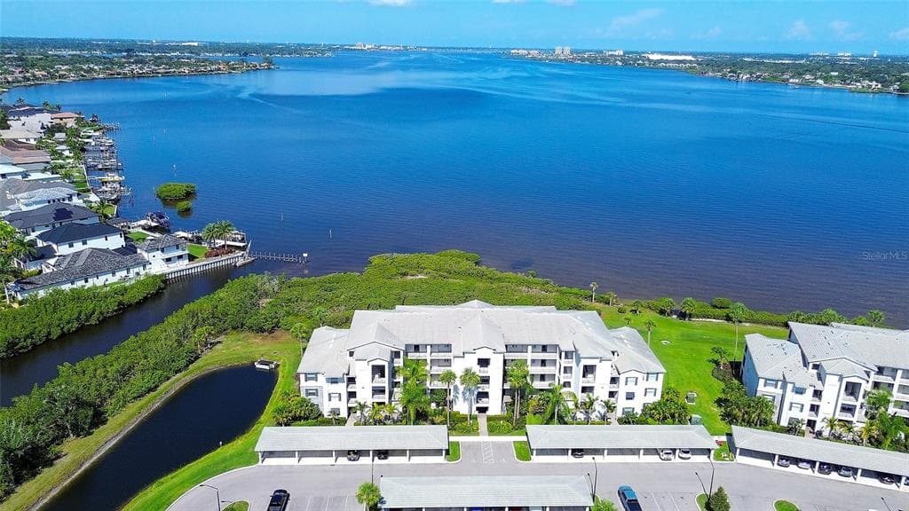850 TIDEWATER SHORES LOOP #402 2